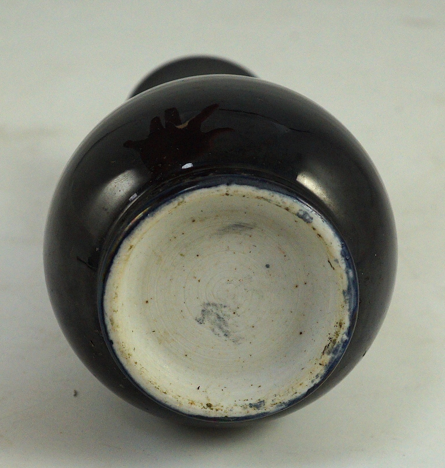 A small Chinese aubergine glazed vase, 18th century, 16.4cm high